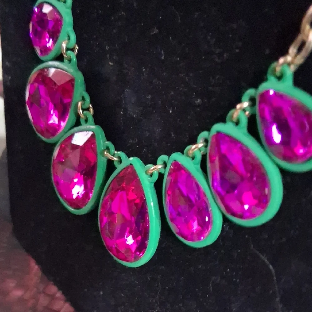 Taramanda  Gold and Pink Teardrop Necklace Set . - Picture 10 of 15